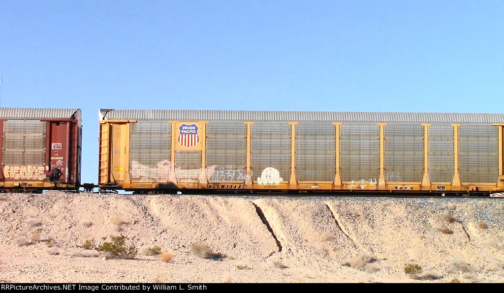 WB Manifest Frt at Erie NV W-Mid Trn Slv -124